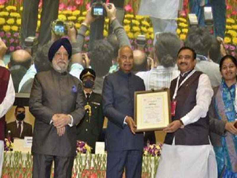 Swachh Survekshan 2021 awards: Indore cleanest city fifth time in row; Varanasi cleanest Ganga town