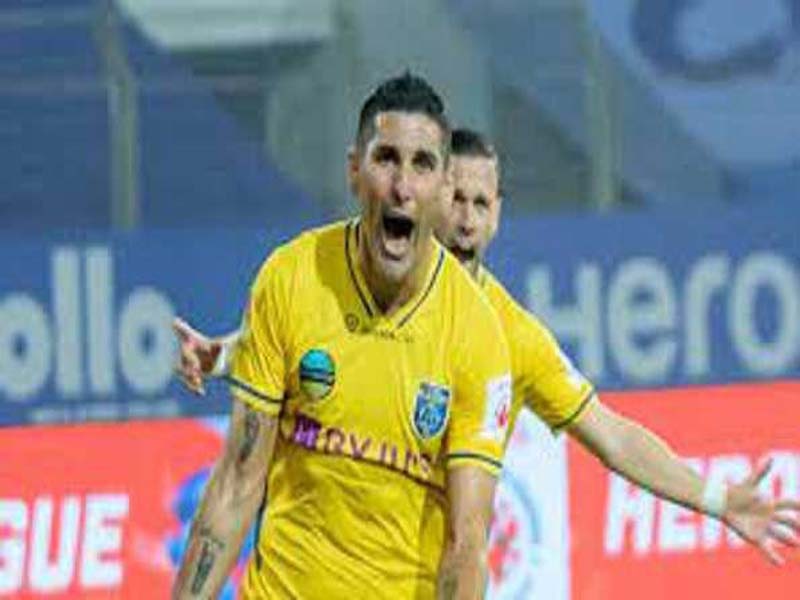 10-man Mumbai City FC suffer shock 3-0 defeat to Kerala Blasters in ISL