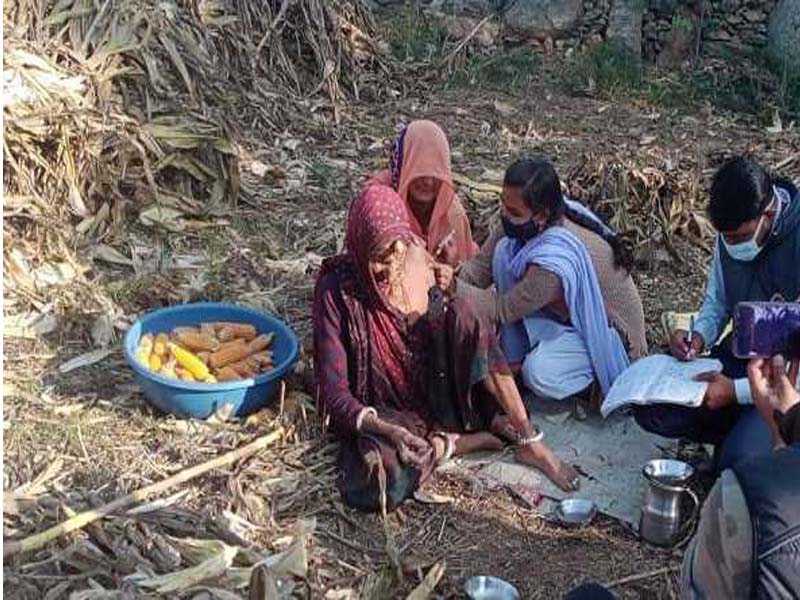 India logs 6,822 new COVID cases, 220 deaths