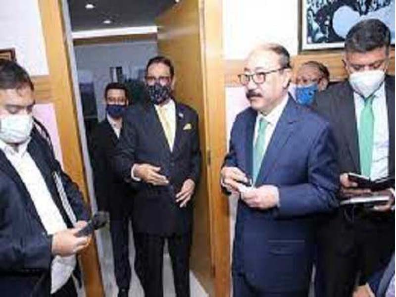 Foreign Secretary Shringla in Dhaka, calls on Foreign Minister and Transport Minister