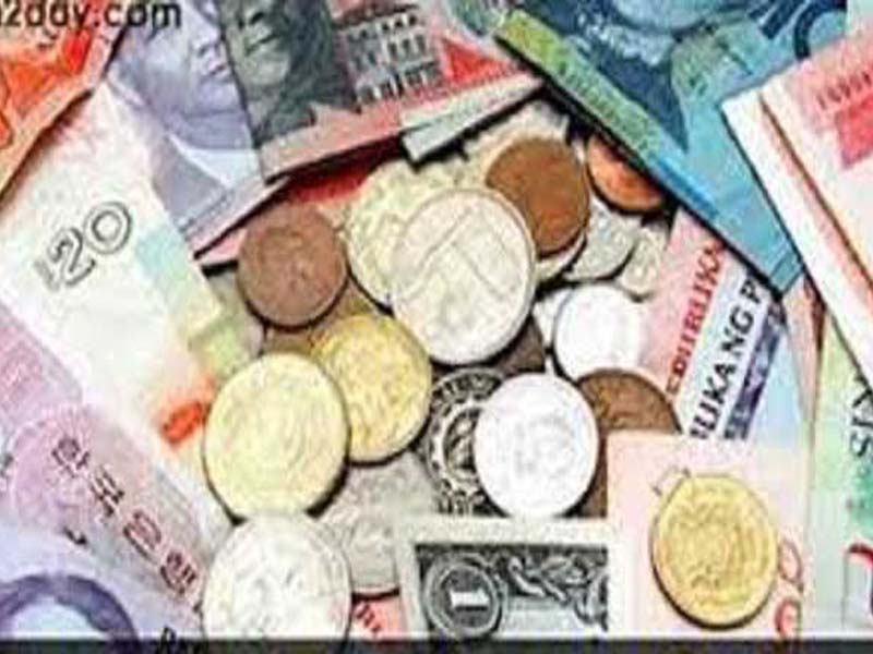 Major currencies up