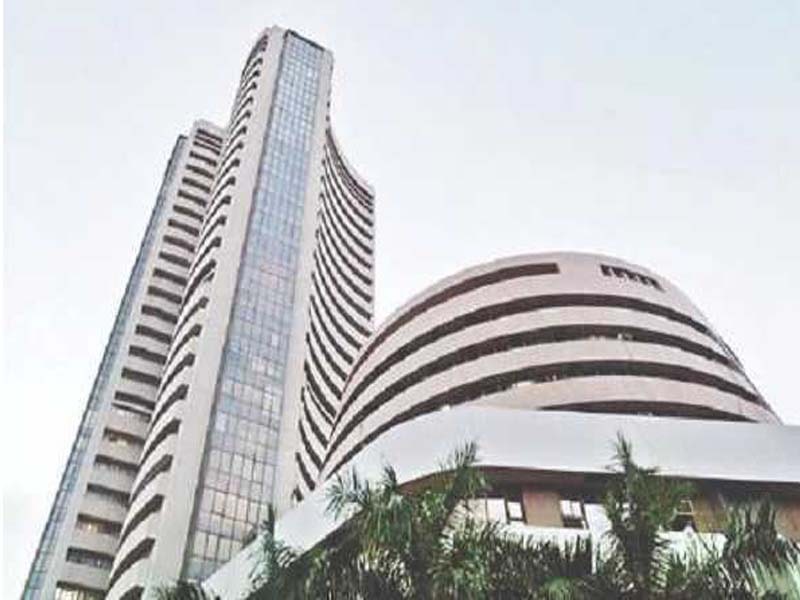 Sensex spurts 650.98 points