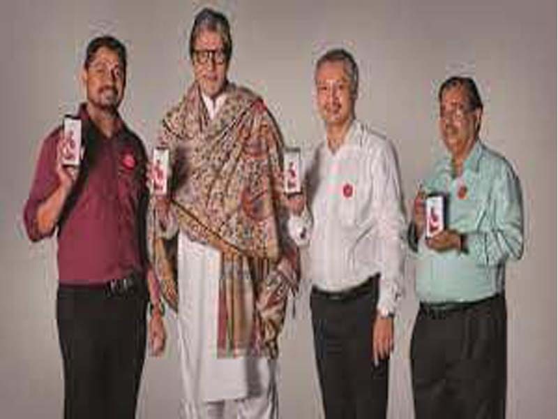Amitabh Bachchan launches VKC Parivar mobile APP