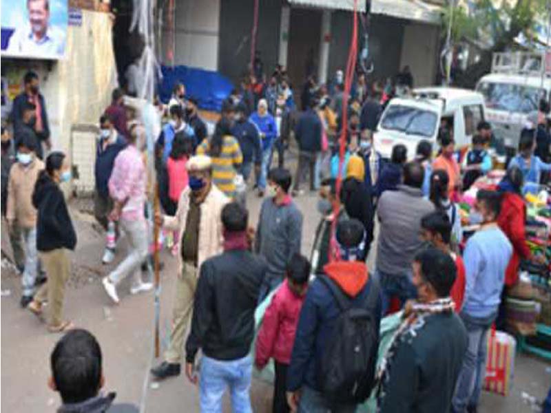 India reports 27,553 COVID cases, 284 deaths