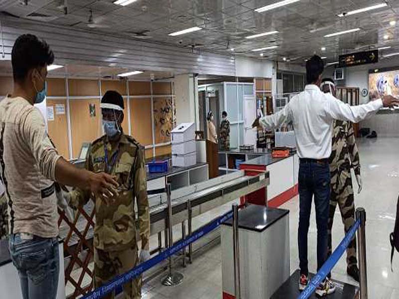 Flyers can carry only one hand bag: CISF