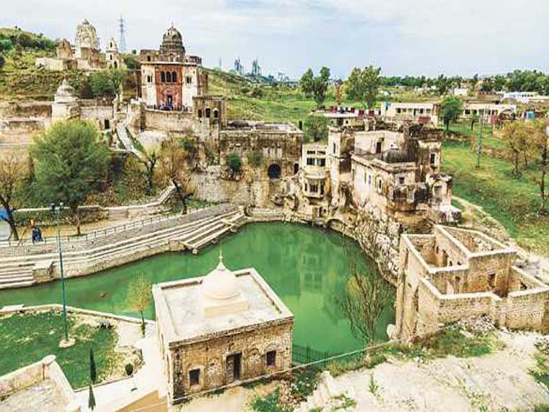 159 Indian Hindu pilgrims arrive in Pakistan, to also visit Katas Raj temple