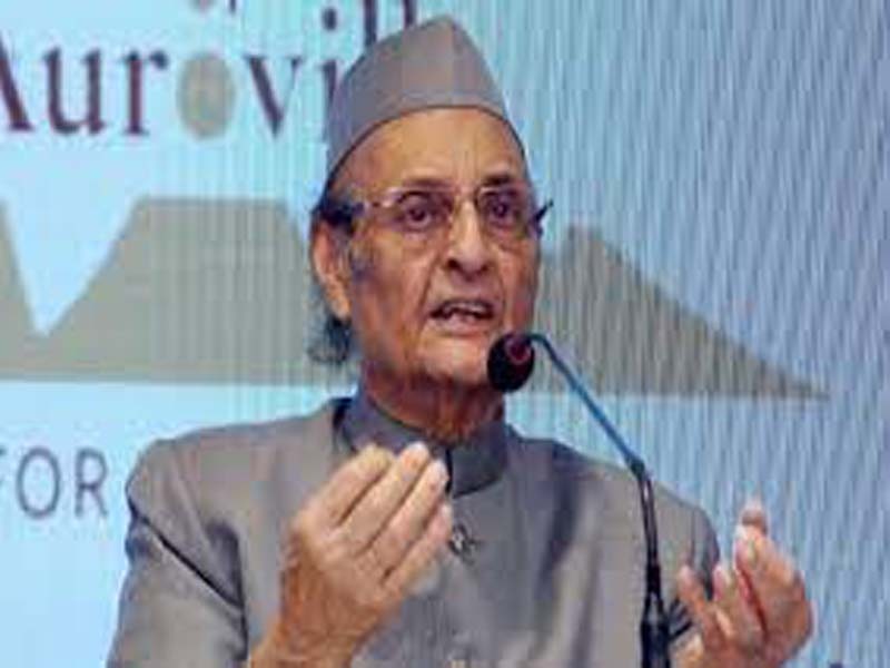 Karan Singh backs Padma to Azad