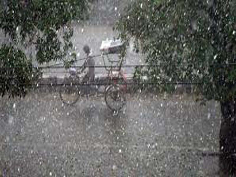 Hailstorm & heavy rain likely in Telangana : Met