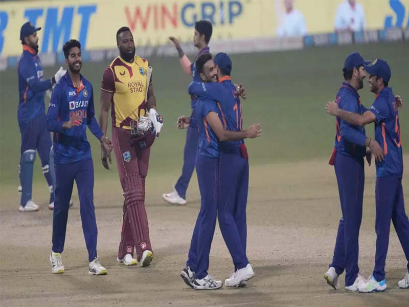 India beat WI by 8 runs, seal series