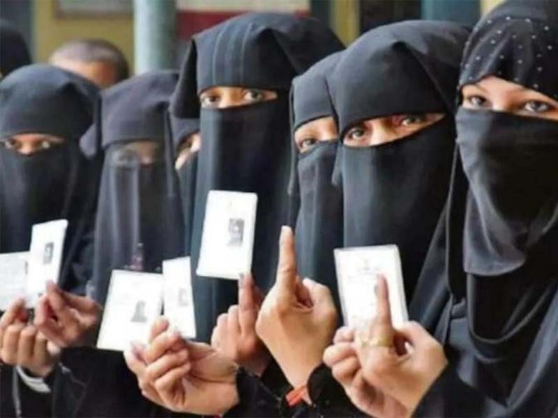 Hijab : Tension prevails at polling booth in TN