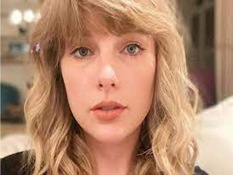 Gyllenhall dismisses Swift’s ‘All Too Well’ is about him