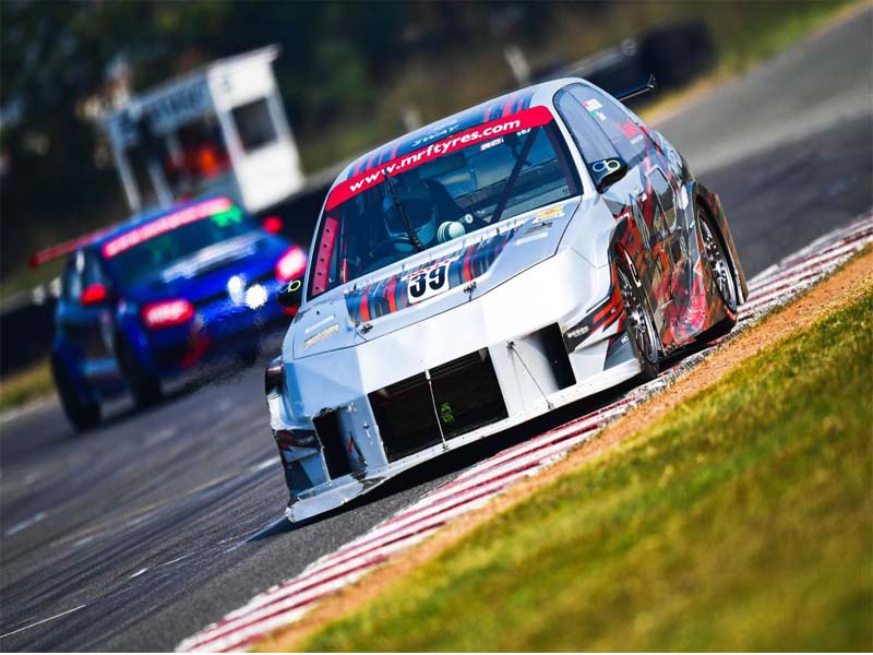 National car racing final round, exciting battle in offing