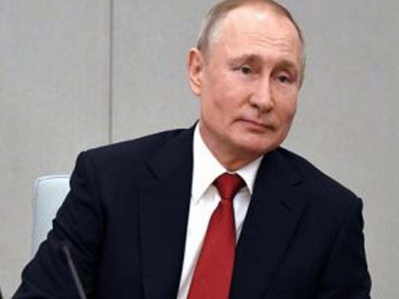 Putin launches exercises with ballistic missile tests