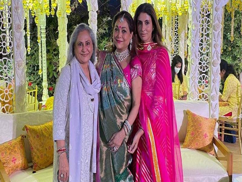 Shweta Bachchan shares photo of her ‘Mamacitas’
