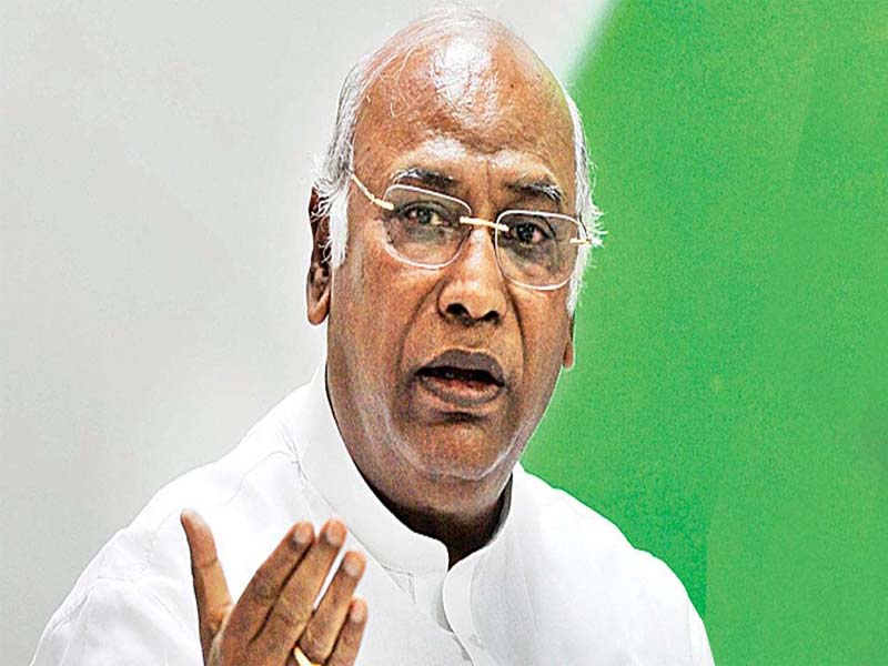 PM made a political speech in Parliament: Kharge