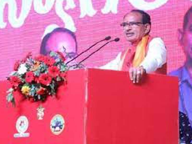 Shivraj lauds contribution of telugu people to growth of MP