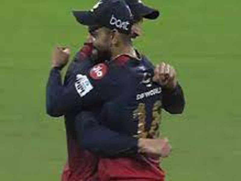 All-round RCB beat DC by 16 runs