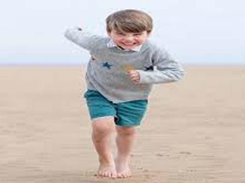 Royal family mark Prince Louis’s 4th birthday with beach photos