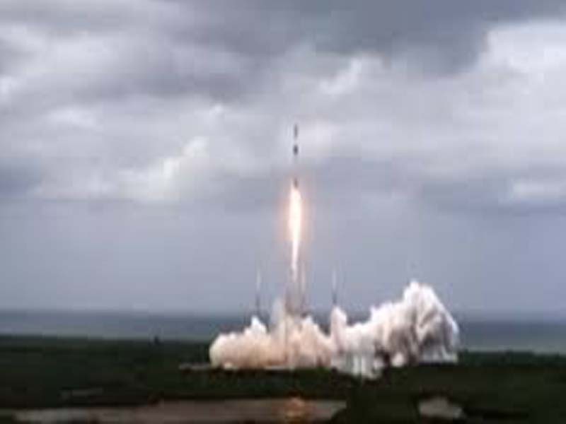 Falcon-9 booster carries 53 starlink mini-satellites into low earth orbit