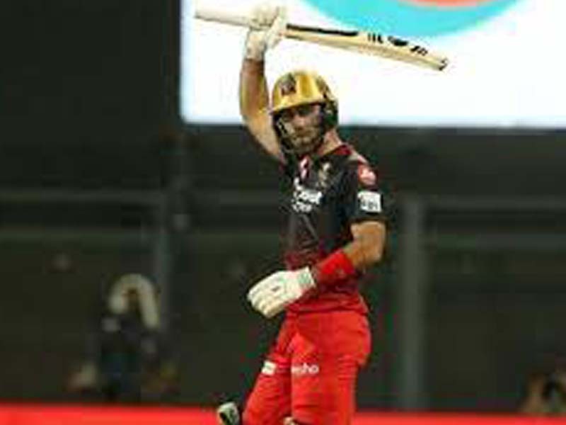 Maxwell, Karthik’s fifties take RCB to 189/5