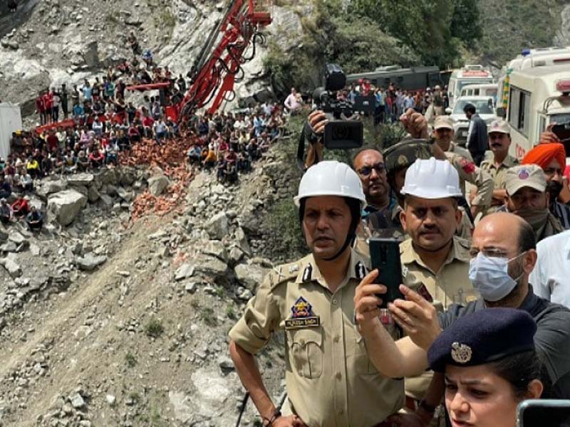 Ten labourers trapped in a tunnel in Ramban, 1 body recovered: Jammu official