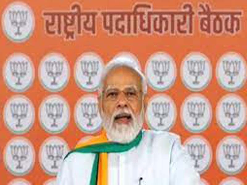 PM Modi calls upon party workers to reach out to people, fight dynastic politics