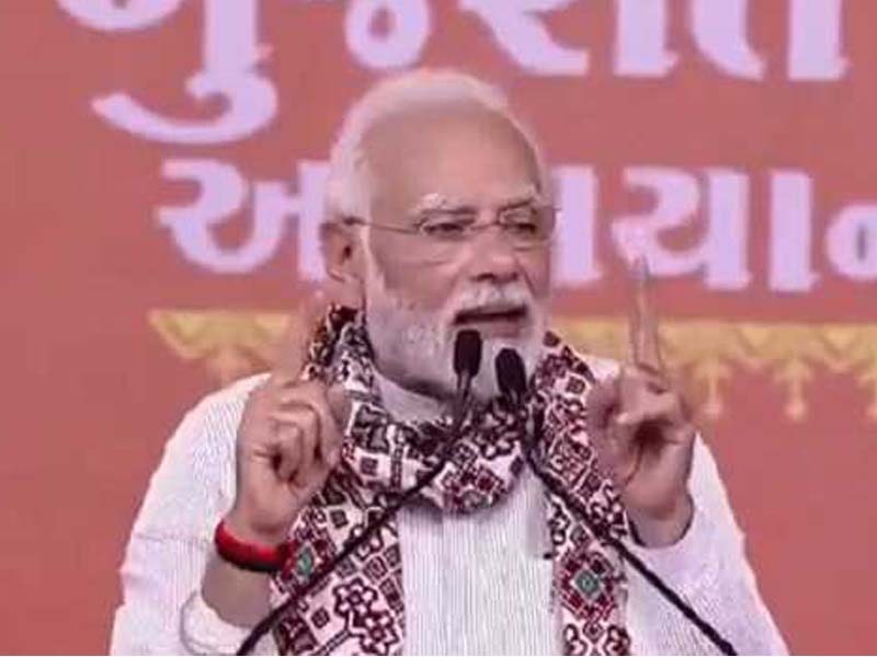 PM inaugurates railway projects worth Rs 16,369 cr in Vadodara