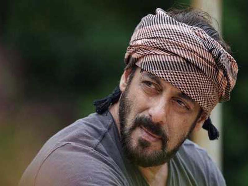 Salman Khan extends Eid greetings