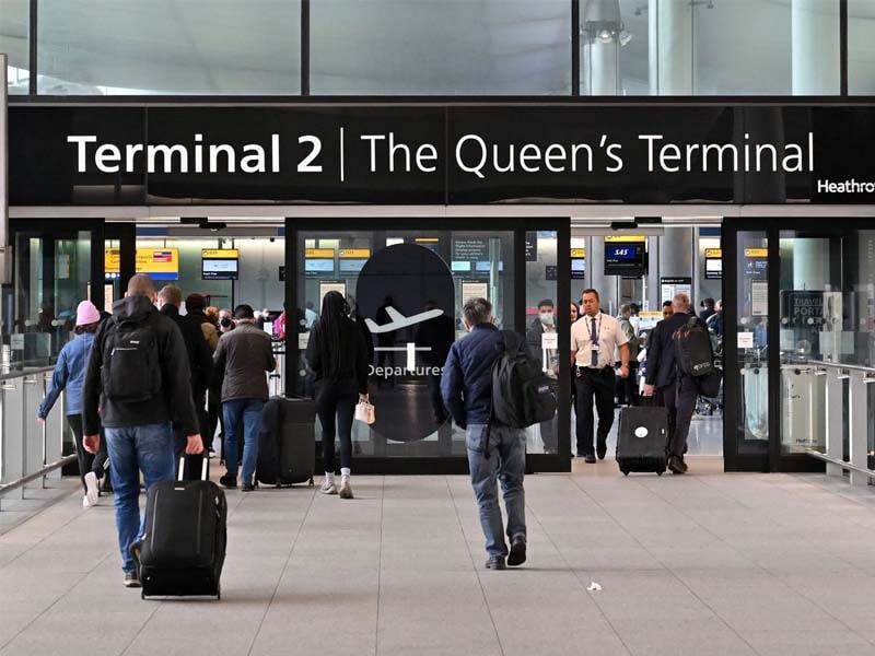 Heathrow airport asks airlines to stop selling tickets