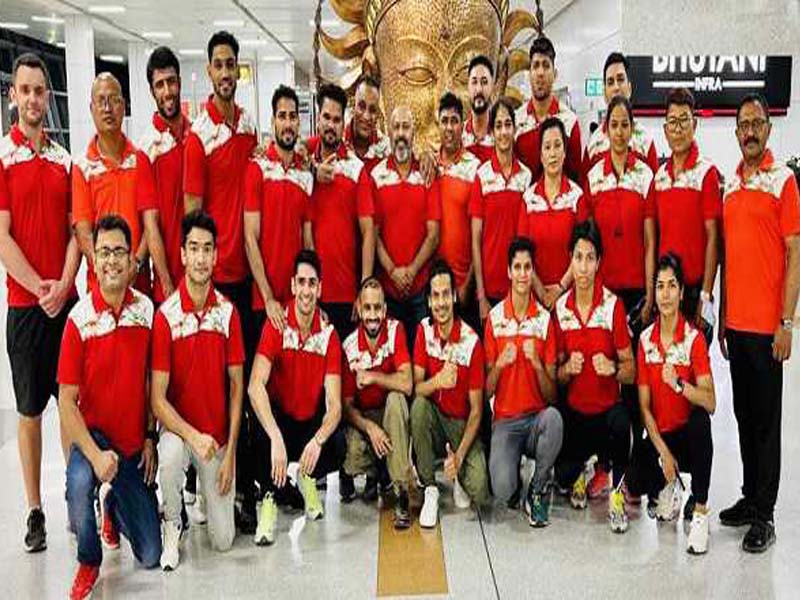 Boxing team leave for Ireland