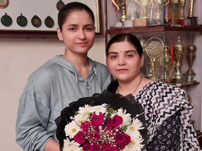 Intl Table Tennis player Naina Jaiswal completes LLB course