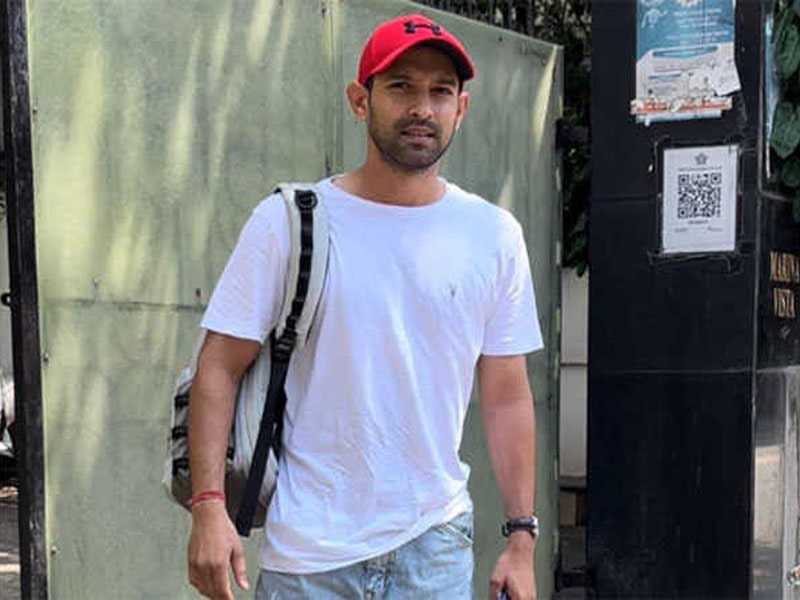 Vikrant Massey spotted outside Vidhu Vinod Chopra’s office