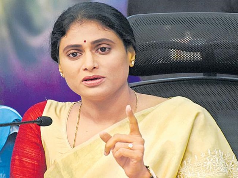 Telangana High Court orders the police to permit YS Sharmila’s Padayatra.