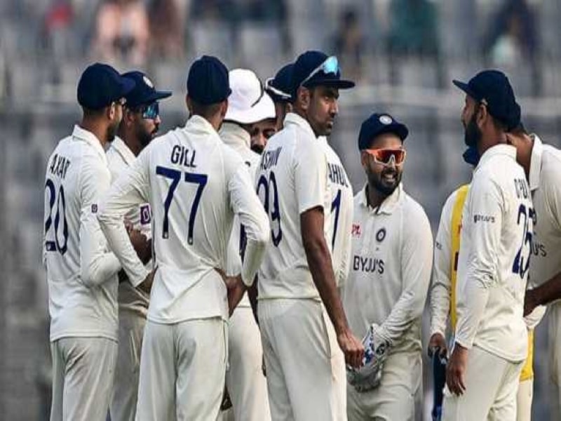 Umesh and Ashwin’s 4-fers help India take Day 1 centre stage