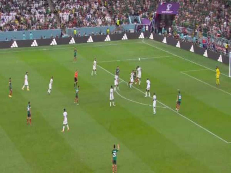 Mexico leaves the FIFA World Cup despite defeating Saudi Arabia 2-1.