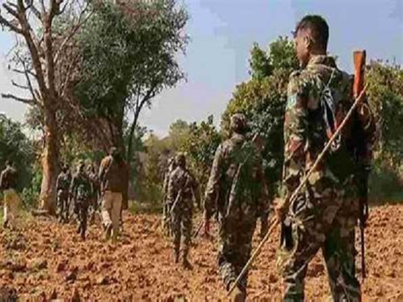 In Chaibasa, two COBRA jawans were hurt in a Maoist clash.
