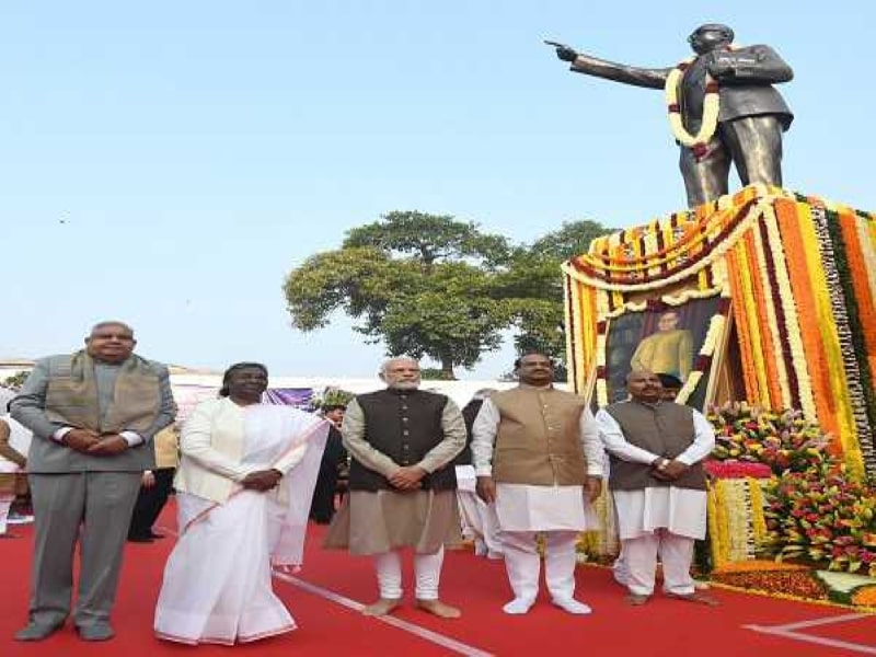 Rahul Gandhi and PM Modi pay tribute to BR Ambedkar