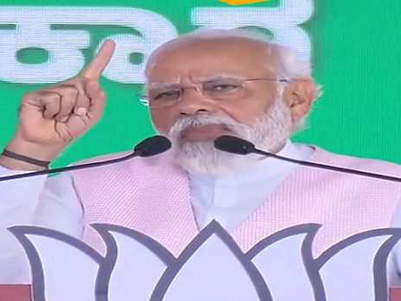 Cong wants to placate K’taka in order to modify his identity: Modi