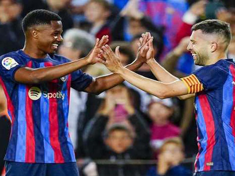 Real Madrid lose at Real Sociedad, leaving Barcelona one victory away from winning La Liga.