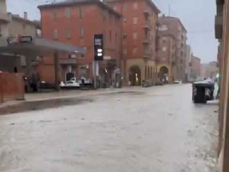 Italy authorises a substantial emergency relief package for the region affected by the floods.