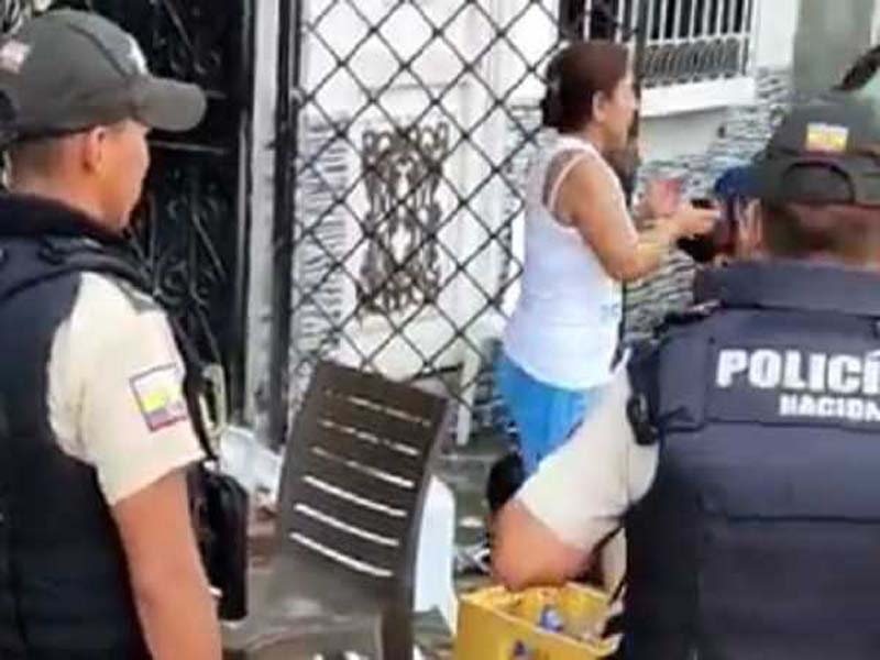 Five persons are killed in a shooting in Guayaquil, Ecuador.