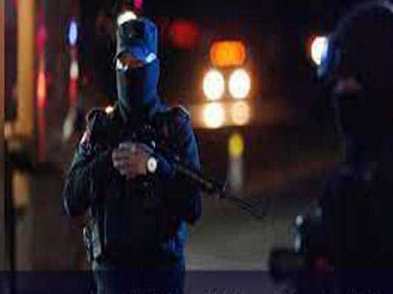 In Mexico, armed individuals abduct 14 police officers.