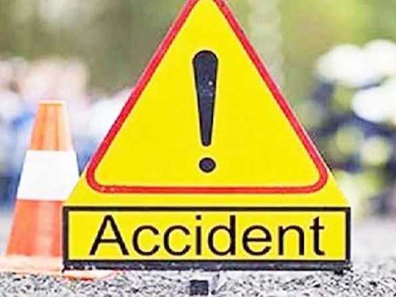 9 hurt when a truck collides with a car in AP, 4 died