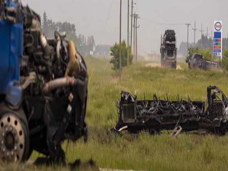 A automobile accident in Canada claimed 15 lives and wounded 10.