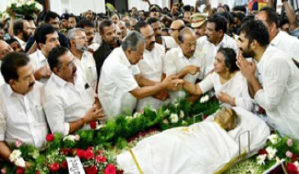 Oommen Chandy’s funeral procession has started.