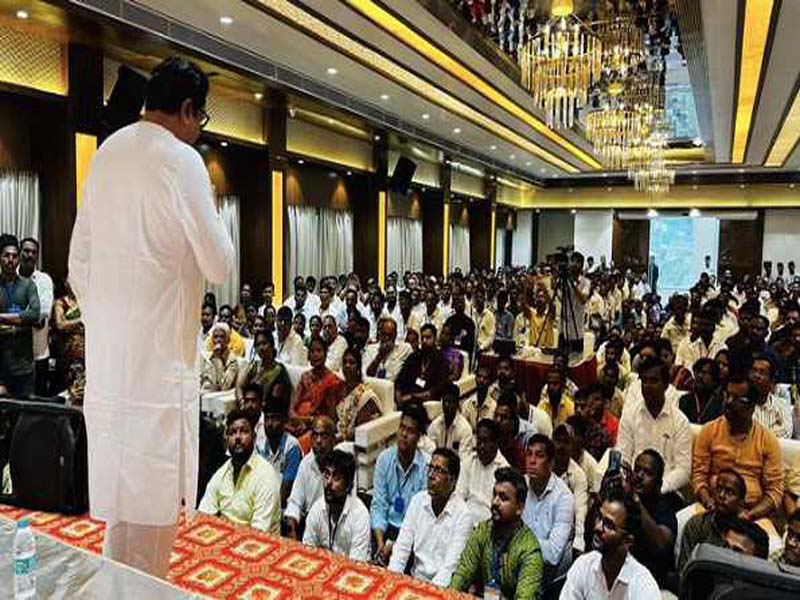 MNS Chief at work for party organisation