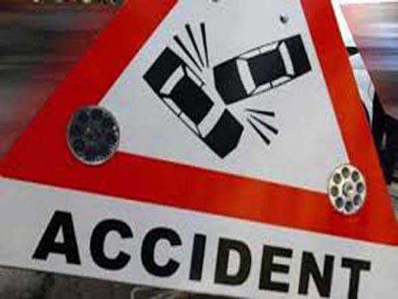 6 vehicles collided in Sydney, Australia, injuring 5 people.