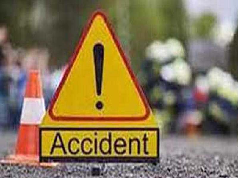 Bihar traffic accident results in one fatality and 14 injuries.