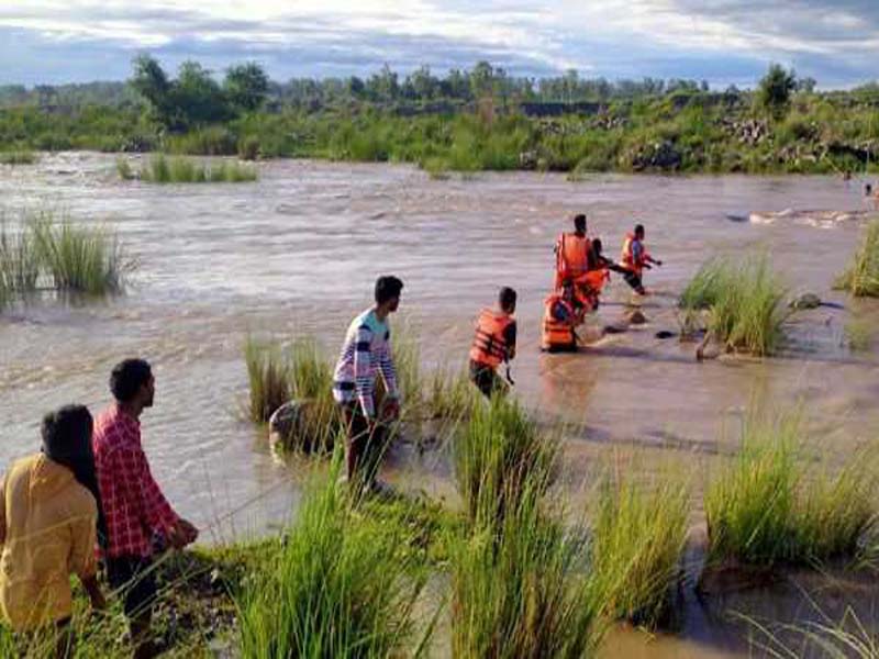 Four individuals are saved by an SDRF team from a flash flood in Kathua, J&K.