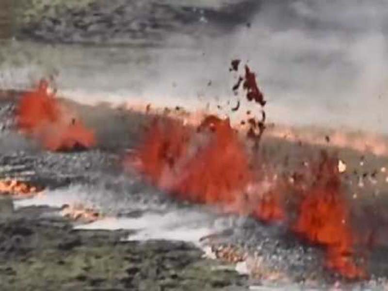 Icelandic volcanoes erupt